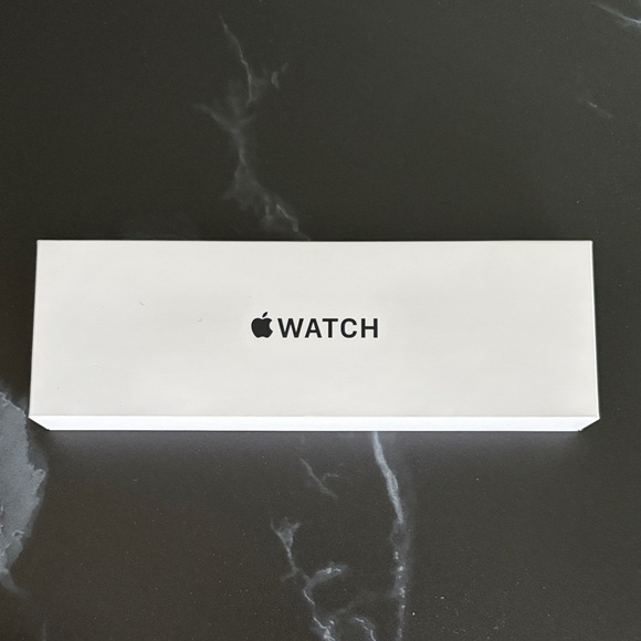 Apple Watch SE 3 40mm Starlight